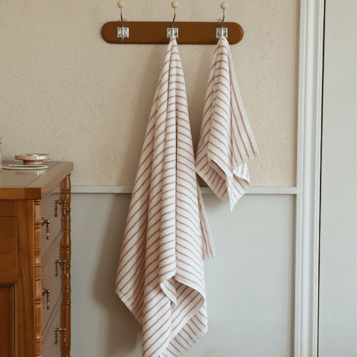 Pink & White Face and Bath towel Combo