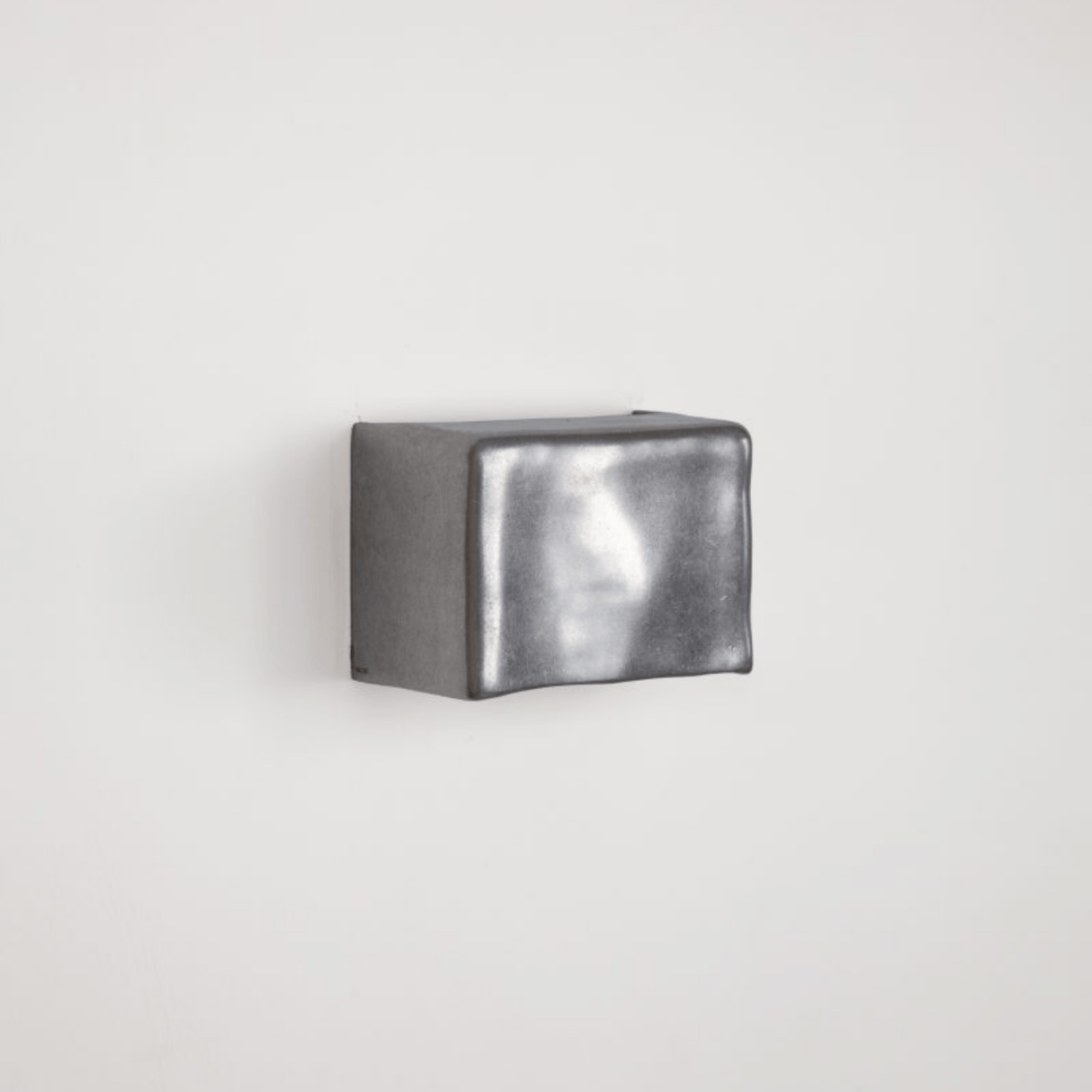 Vanta Curve Wall Light- Silver
