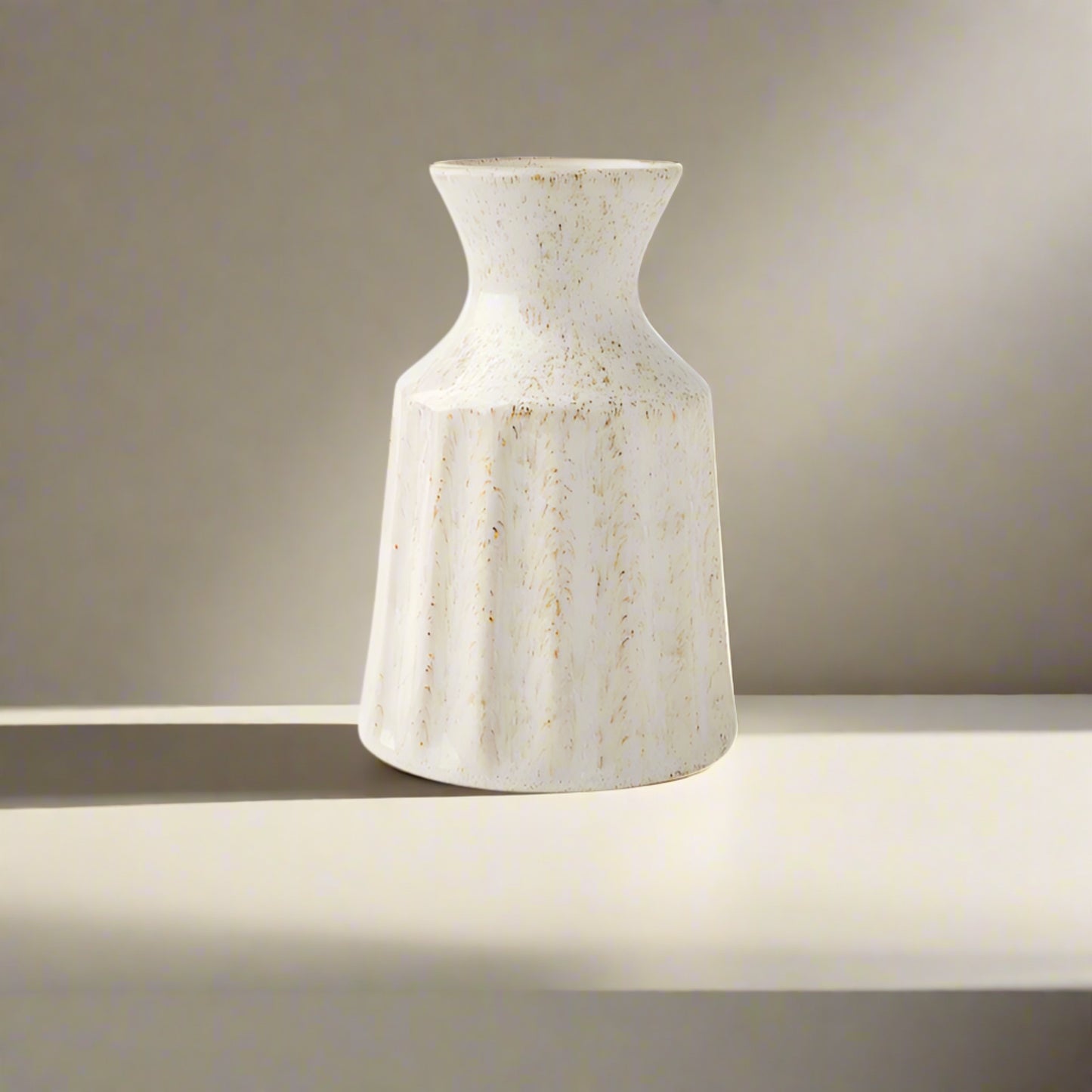 17cm retro embossed vase with measurements and capacity details on a white background