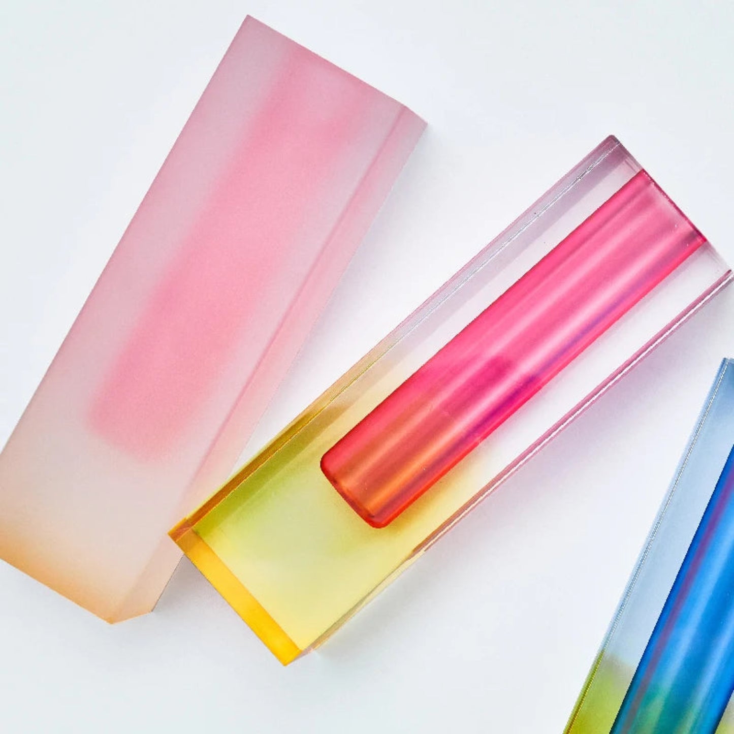 CrystalColumn- Acrylic Bud Vas
