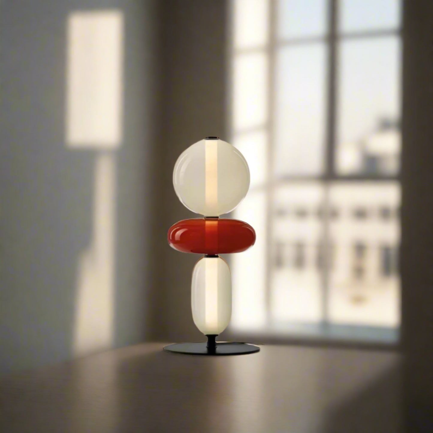 Table lamp with three spherical heads, dimensions labeled on a white background