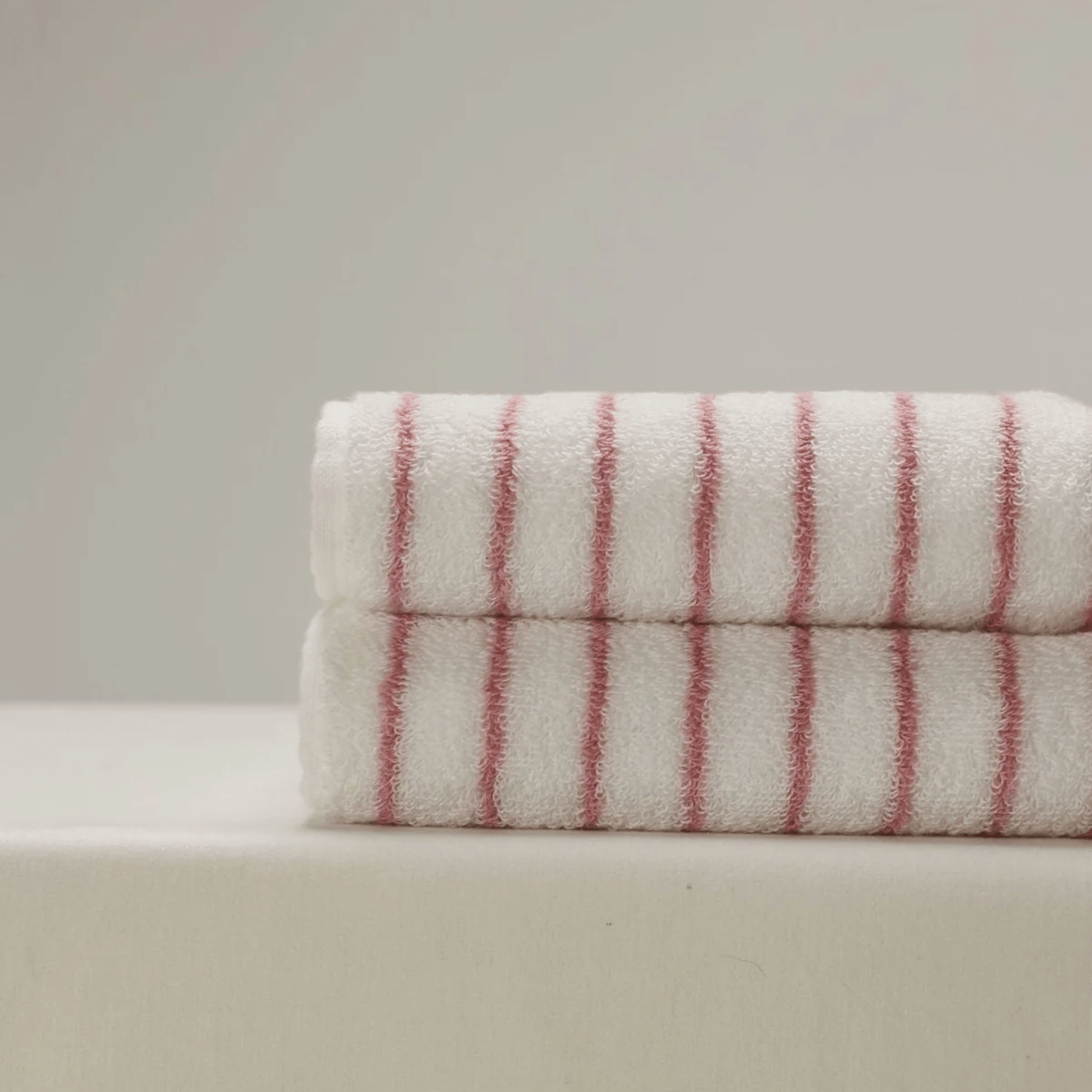 Set of pink and white towels