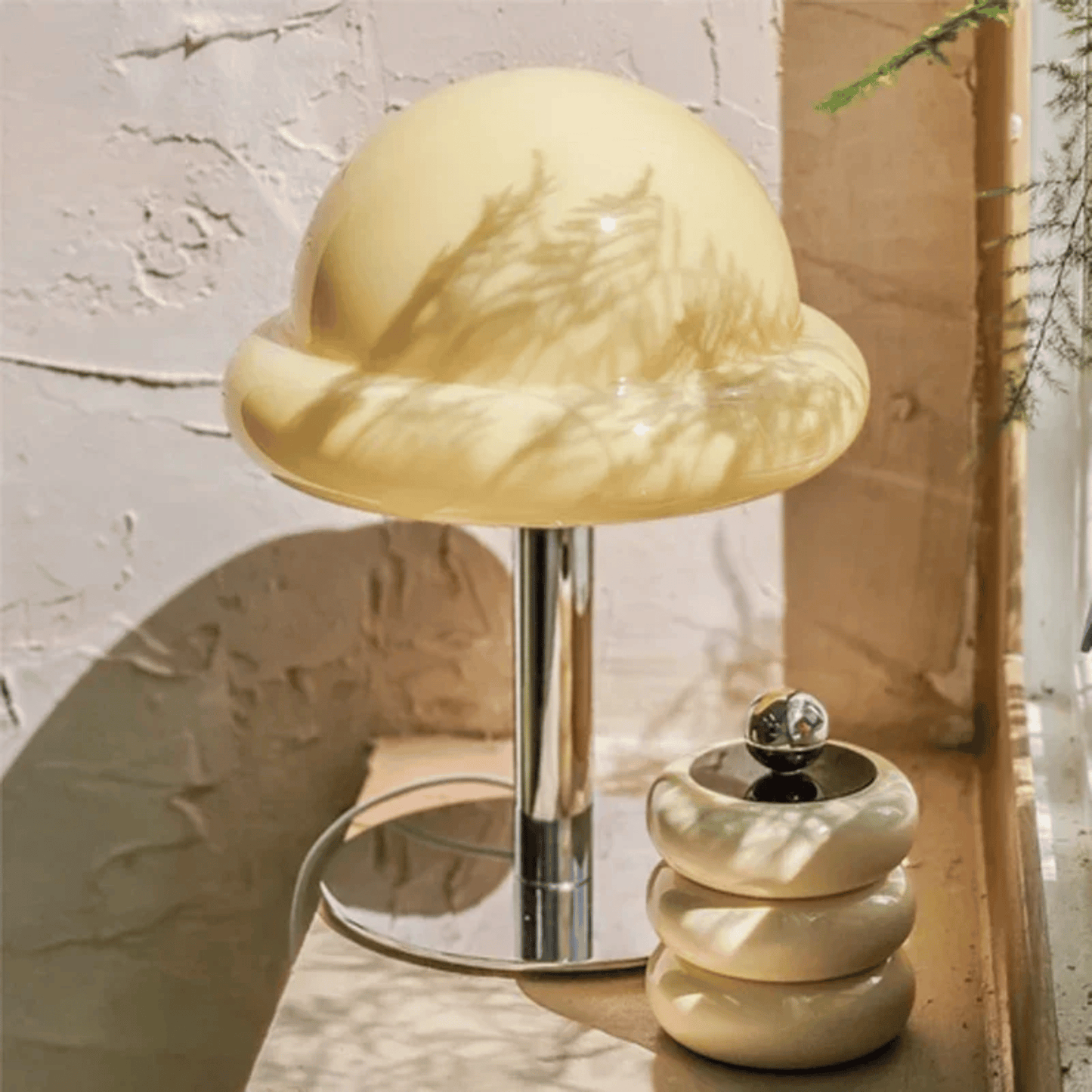 Cream Retro Table Lamp