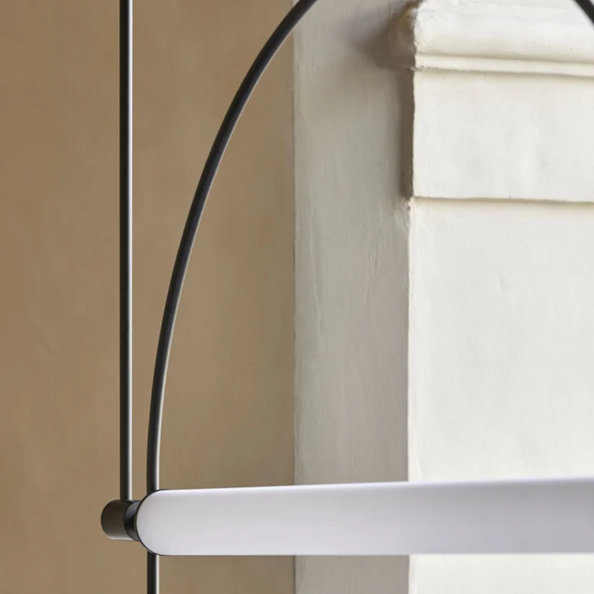 Linea Arc Black Pendant Light
