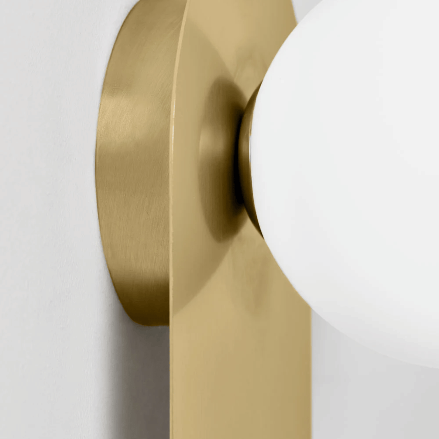 Obsidian Halo – Contemporary LED Sconce