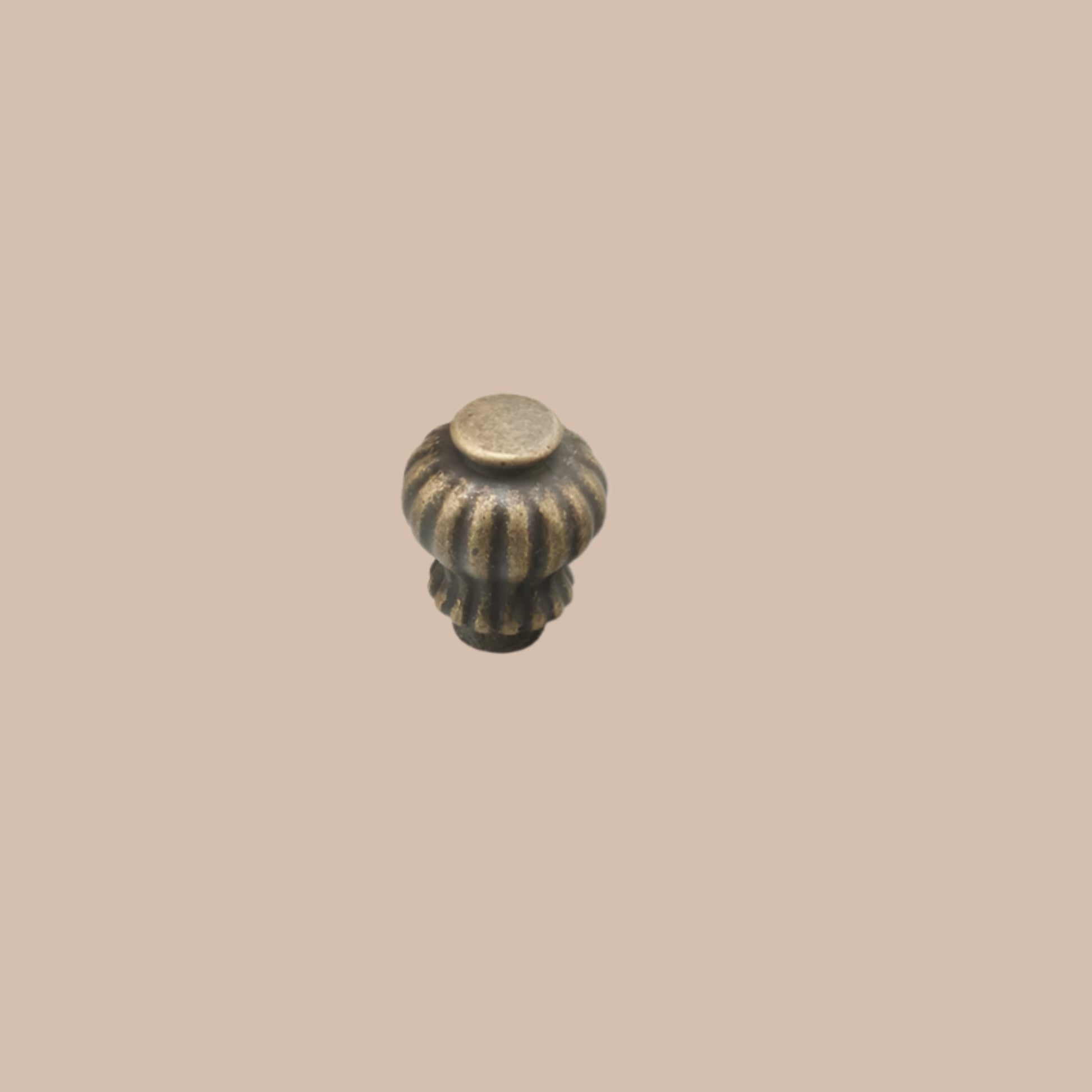 Bronze-colored knob with dimensions on a white background