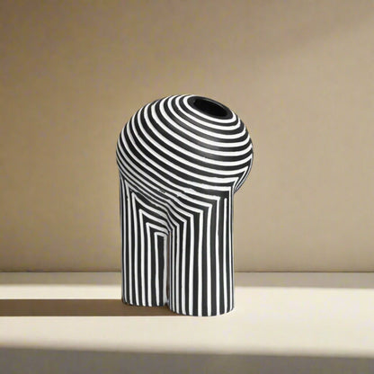 LineaCraft Vase – Black & White Abstract Decor